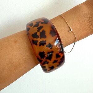 Chunky transparent leopard print acrylic bangle bracelet